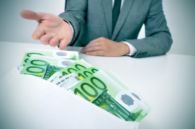 Bonus 200 euro: come richiederlo e chi ne ha diritto