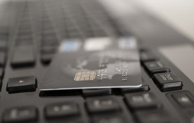 Carte di credito e costi aggiuntivi: è legittimo?