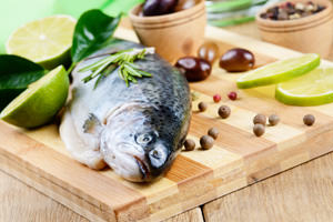 Consumare pesce crudo al ristorante è sicuro?